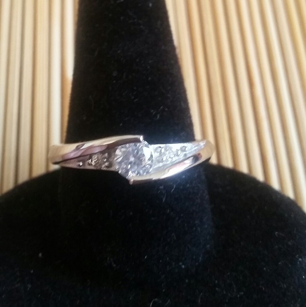 925 Sterling Silver Cubic Zirconia Ring